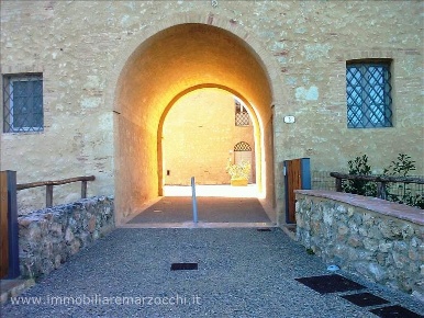Foto Rustico in Str. di Santa Colomba 2, Monteriggioni di 100 m² in vendita