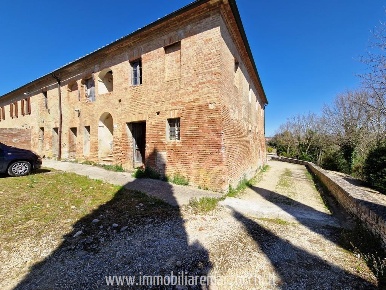 Foto Rustico in Str. di Fogliano 26, Siena di 85 m² con 5 locali in vendita