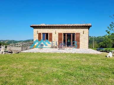 Foto Rustico a Montefortino di 115 m² con 5 locali in vendita