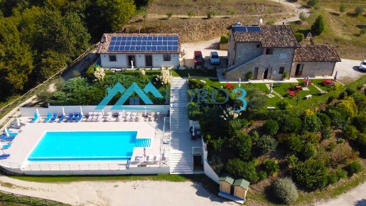 Foto Rustico in FRAZIONE CASETTE, Roccafluvione di 600 m² con 15 locali