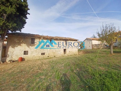 Foto Rustico in ROSARA, Ascoli Piceno di 400 m² con 8 locali in vendita