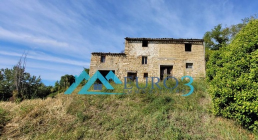 Foto Rustico in CONTRADA COSTE, Montelparo di 200 m² con 7 locali