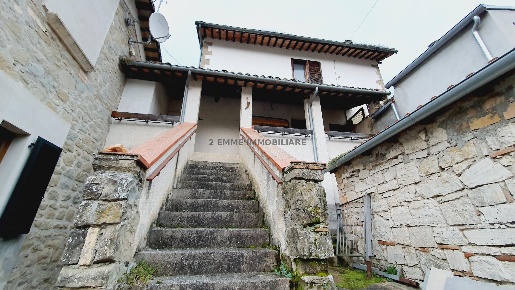 Foto Rustico in FRAZIONE CAPODIPIANO, Venarotta Centro di 100 m² in vendita