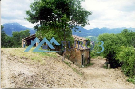Foto Rustico in LOCALITA' VILLA MARNACCHIA, Amandola di 300 m² con 8 locali