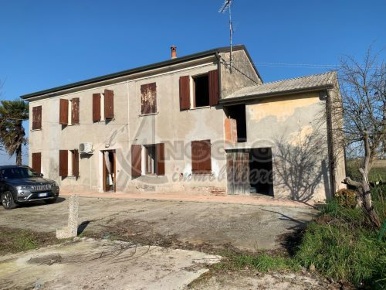 Foto Rustico in Via Giuseppe Mazzini, Canaro Centro di 175 m² con 7 locali