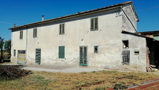 Foto Rustico a Ponte Buggianese di 250 m² con 8 locali in vendita