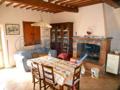 Foto Rustico in V. di Bientina s/n, Santa Maria a Monte Centro di 260 m²