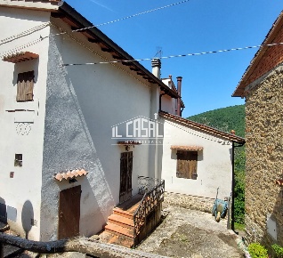 Foto Rustico a Londa di 190 m² con 9 locali in vendita