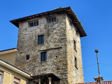 Foto Rustico in Via Giuseppe Bravi, Mapello Centro di 100 m² con 4 locali