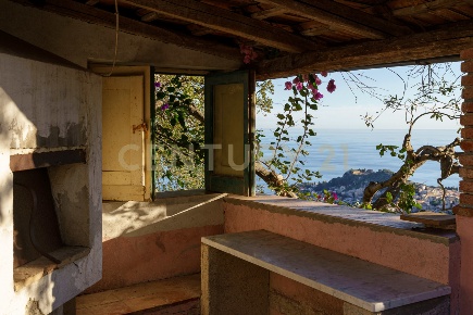 Foto Rustico in CONTRADA ZIRETTO SN, Castelmola con 6 locali in vendita