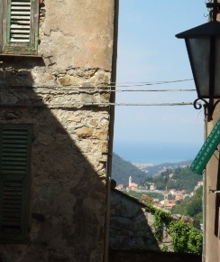 Foto Rustico in Via Veleura 42, Castiglione Chiavarese Velva di 105 m²