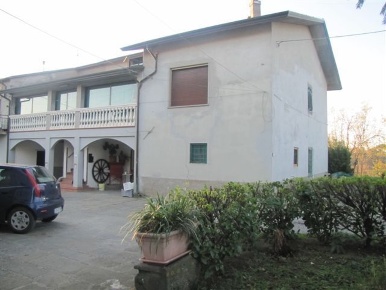 Foto Rustico a Fivizzano Soliera di 500 m² con 20 locali in vendita