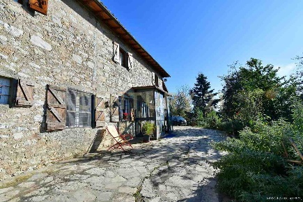 Foto Rustico a Coreglia Antelminelli di 1040 m² con 44 locali in vendita
