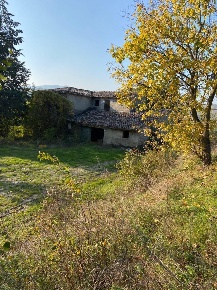 Foto Rustico in Via Zotto, Roncofreddo di 250 m² con 6 locali in vendita
