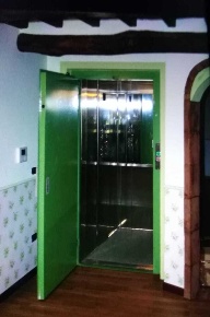 Foto Rustico in Via Fillungo, Lucca Verciano - Guamo di 240 m² con 8 locali