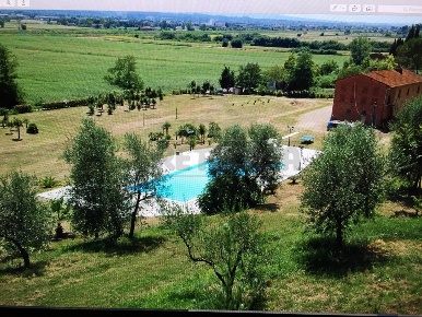 Foto Rustico a Castelfranco di Sotto di 450 m² con 10 locali in vendita