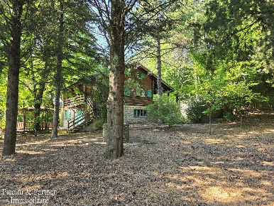 Foto Baita in Via dei Cespugli 10, Passignano sul Trasimeno di 185 m²