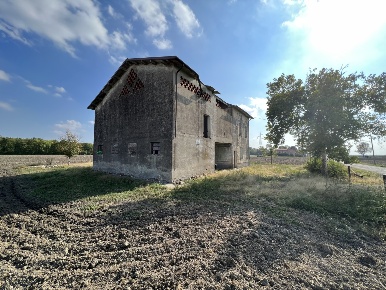 Foto Rustico in Via Madonna 14, Camposanto di 250 m² con 6 locali