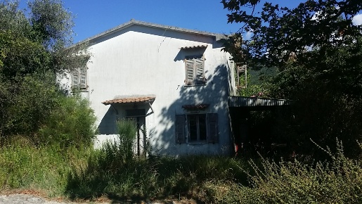 Foto Rustico a Fosdinovo di 190 m² con 6 locali in vendita
