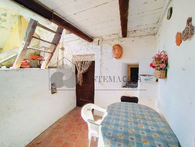 Foto Rustico a La Spezia di 70 m² con 3 locali in vendita