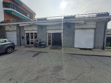 Foto Locale commerciale in VIA GARIBALDI 2, Alpignano di 400 m² in affitto