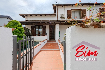 Foto Villa unifamiliare in Via Pietro Annigoni snc, Casalbeltrame di 160 m²