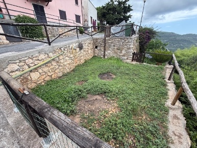 Foto Villa a schiera in Via Castellino 9, Finale Ligure Centro di 100 m²