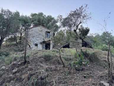 Foto Rustico in Via Val D'Olivi 185, Sanremo Poggio di 88 m² con 4 locali