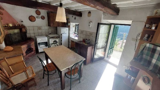 Foto Rustico a Londa di 70 m² con 3 locali in vendita