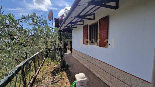 Foto Rustico a Roccastrada Centro di 57 m² con 1 locali in vendita