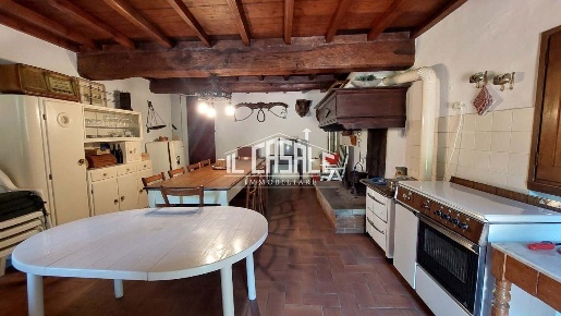 Foto Rustico a San Godenzo di 150 m² con 7 locali in vendita