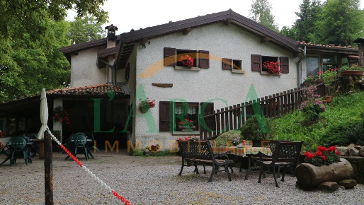 Foto Baita in Via Madonna della Rota 15, Marone di 2200 m² con 9 locali