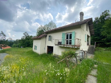 Foto Rustico a Sassello di 200 m² con 10 locali in vendita