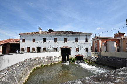 Foto Rustico in Via Chiesa Rampazzo 17, Camisano Vicentino di 1200 m²
