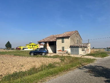 Foto Rustico a Besenzone Centro di 120 m² con 3 locali in vendita