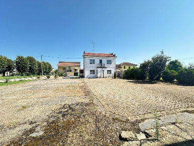 Foto Villa singola in Via Desana 80, Costanzana di 110 m² con 5 locali