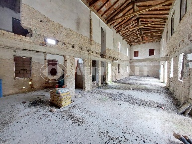 Foto Rustico a Annone Veneto Centro di 240 m² con 1 locali in vendita