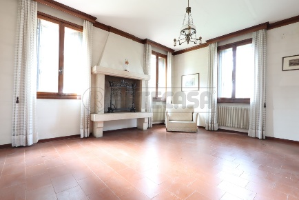 Foto Rustico in Strada Casale 26, Vicenza San Pio X di 693 m² in vendita
