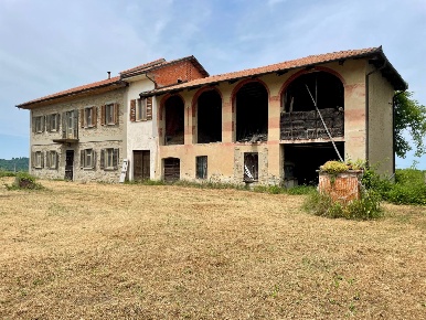 Foto Rustico in Frazione Villa 8, Serravalle Langhe di 320 m² con 8 locali