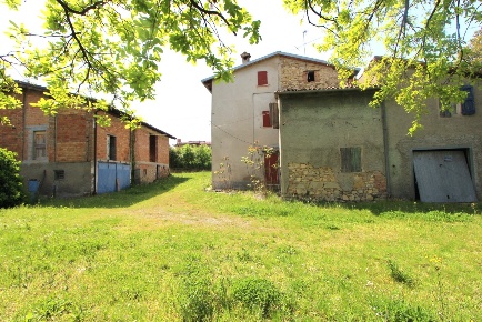 Foto Rustico in via Castello, Valsamoggia Castelletto di 600 m² in vendita