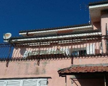 Foto Appartamento in Via Case Sparse 4, Diano Castello di 82 m² all'asta