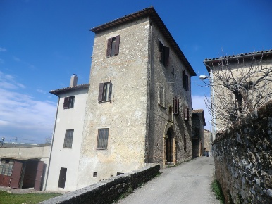 Foto Rustico a Massa Martana di 200 m² con 12 locali in vendita