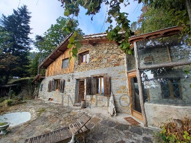 Foto Baita in Regione San Tommaso 14, Pigna Centro di 170 m² con 5 locali