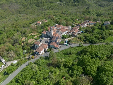 Foto Rustico in Via della Libertà 12, Carro Ziona di 249 m² con 8 locali