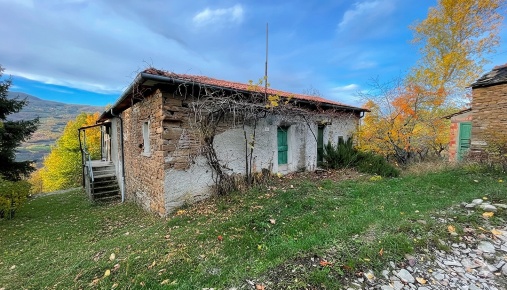 Foto Rustico in pessola casa gasparone 81, Varsi di 106 m² con 11 locali