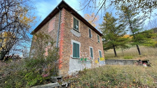Foto Rustico in pessola casa gasparone 81, Varsi di 247 m² con 11 locali