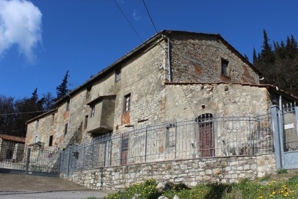 Foto Rustico in Via di Spicciano, Vaiano di 1000 m² con 25 locali