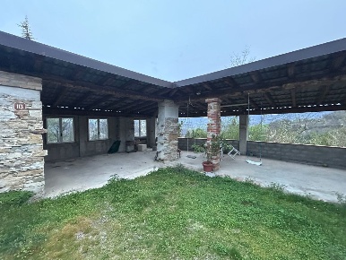 Foto Rustico a Alta Val Tidone di 395 m² con 8 locali in vendita