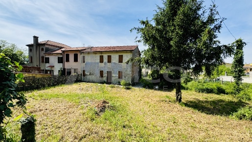 Foto Rustico in Vicolo Samoro RO, Ceregnano Palà di 210 m² con 9 locali