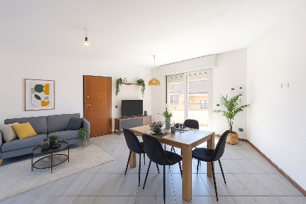 Foto Appartamento a Borgomanero Centro di 145 m² con 5 locali in vendita
